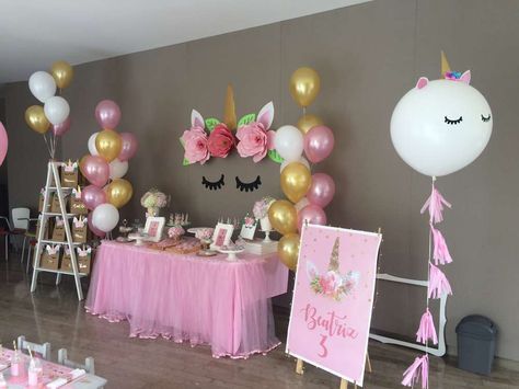 decoracion con globos mesa principal fiesta unicornio (4)