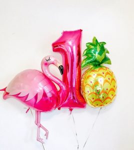 Imágenes de globos de piñas flamingos y frutas