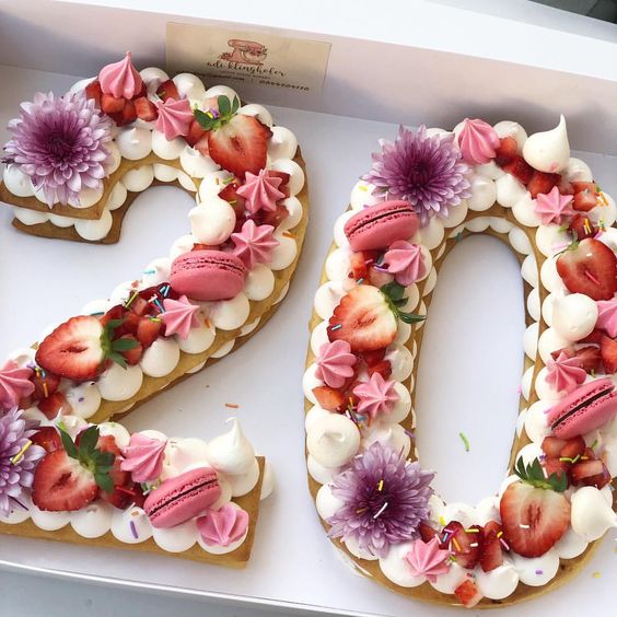 pasteles de numeros con flores