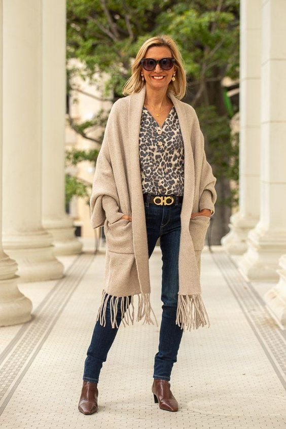 Looks para mujeres de 40 otoño - invierno con jeans