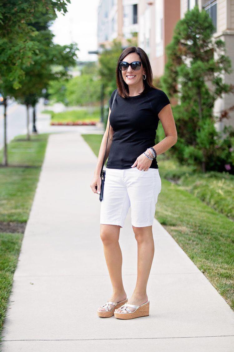 Looks con shorts de color blanco para mujeres maduras