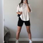 Ideas de looks con shorts y tenis