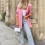 Ideas de outfits con blazer rosa