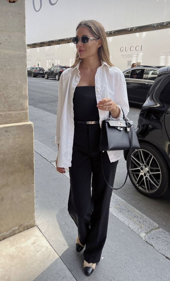 Outfits estilo parisino blanco con negro
